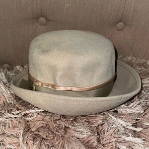 Vintage Evelyn Varon Exclusive Hat